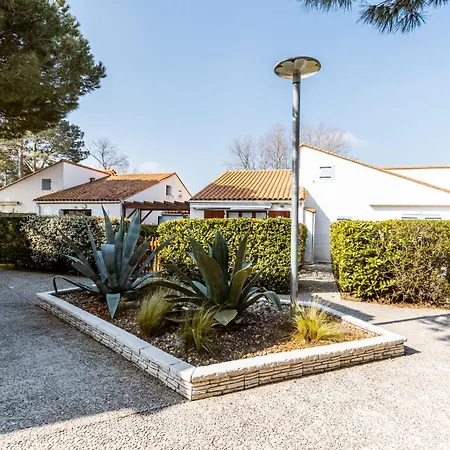 Dom wakacyjny Les Charmilles-13 By Interhome